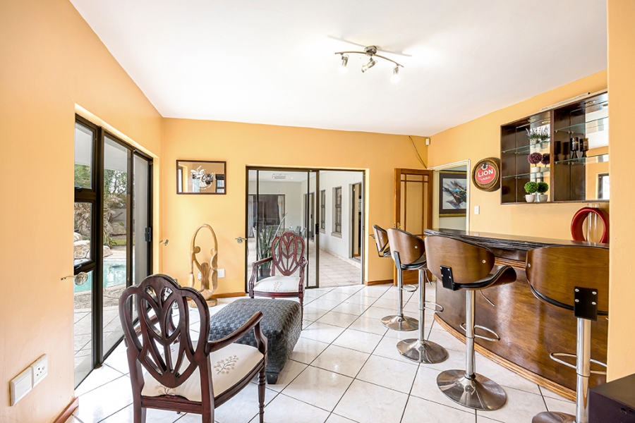 6 Bedroom Property for Sale in Sunset Beach Western Cape
